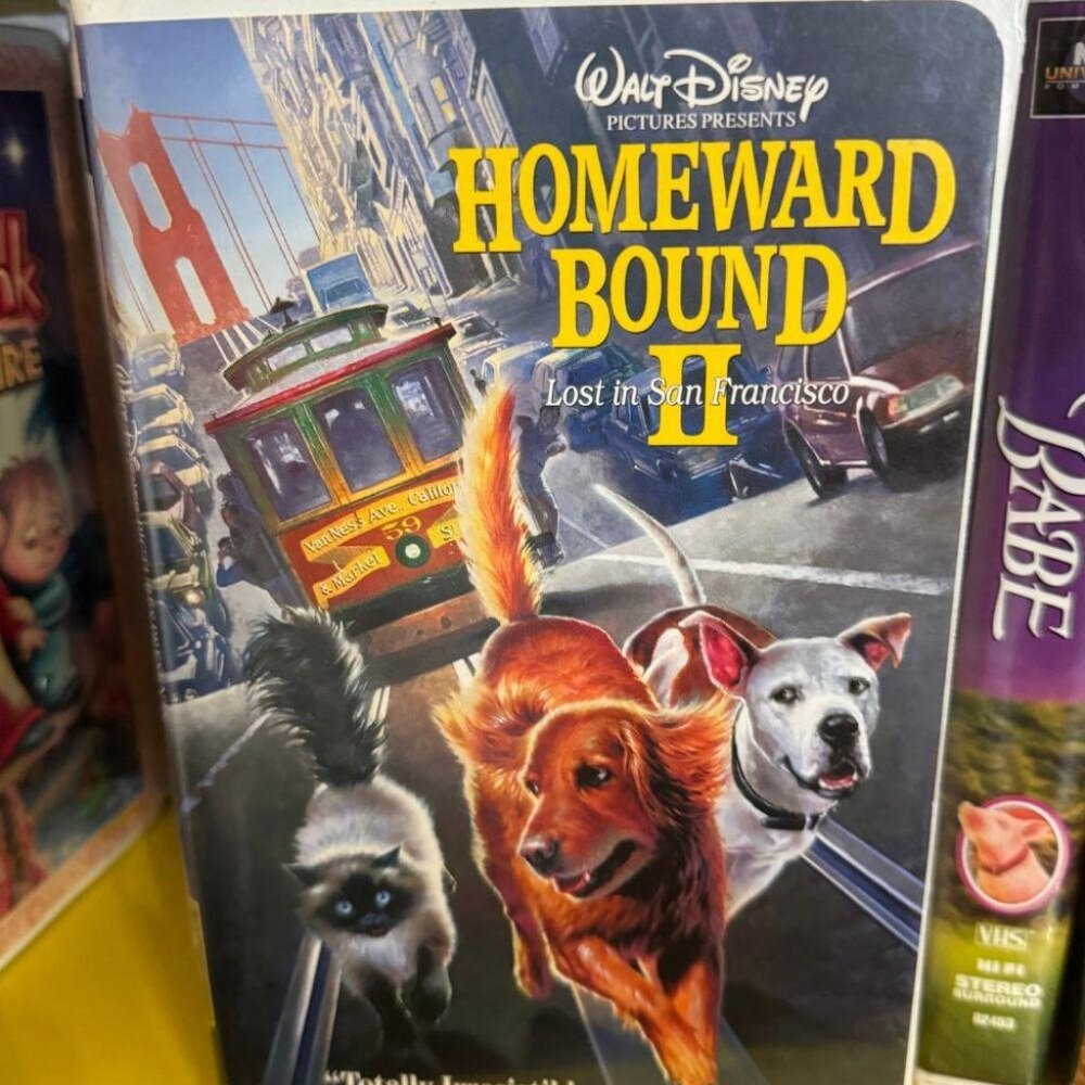 HOMEWARD BOUND II VHS‎